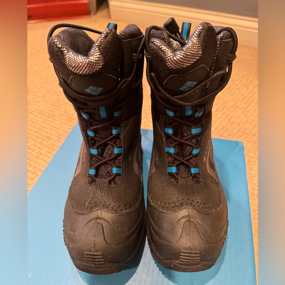 Columbia Boots NIB